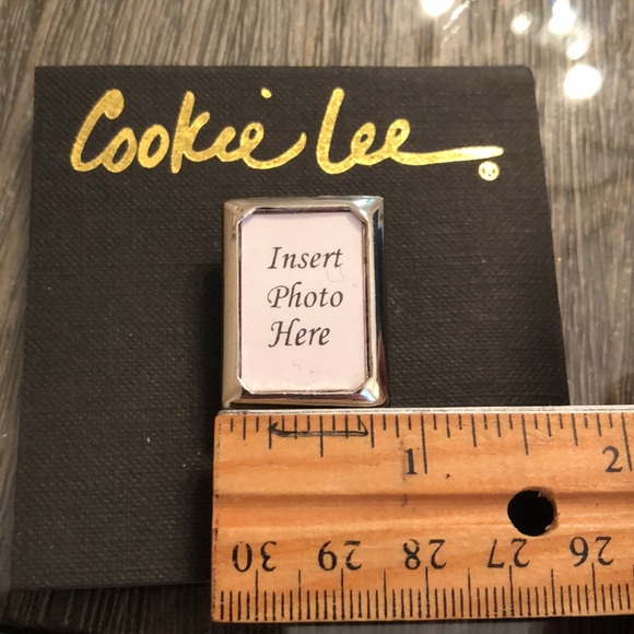 Vintage COOKIE LEE Silvertone Picture Frame Pin NWT - Picture 6 of 12